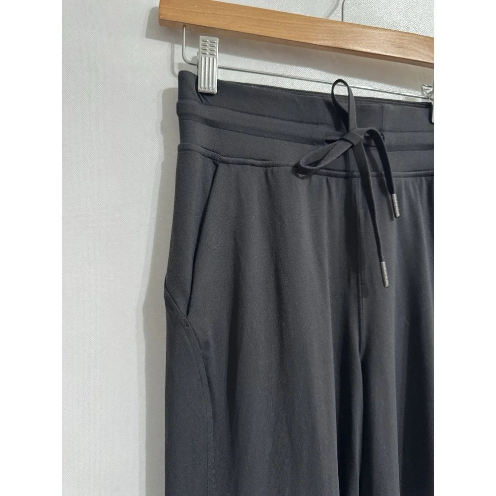 Lululemon Size 2 Pants Womens Black High Rise Crop Jogger Ready to Rulu